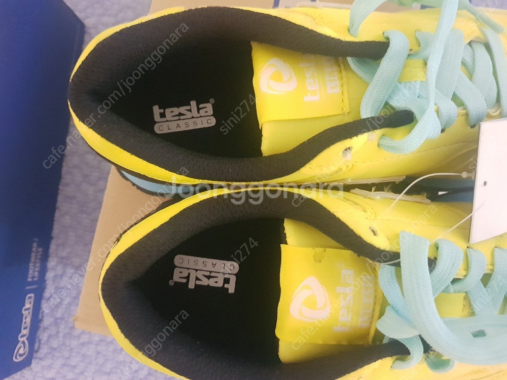 테슬라 여성(235,240사이즈) 새상품 1만원 팝니다.--1