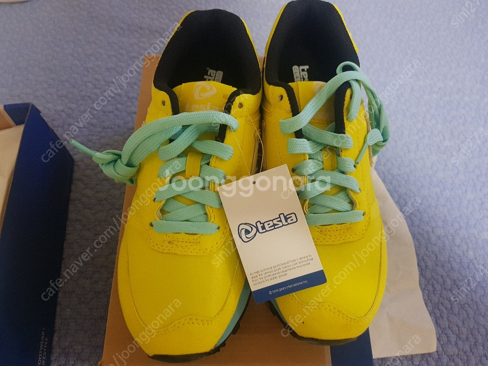 테슬라 여성(235,240사이즈) 새상품 1만원 팝니다.--5