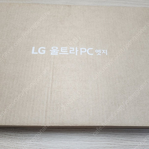 LG 울트라 PC 엣지 16 16U70R-GA56K 단순개봉 극미사용 제품 판매합니다~