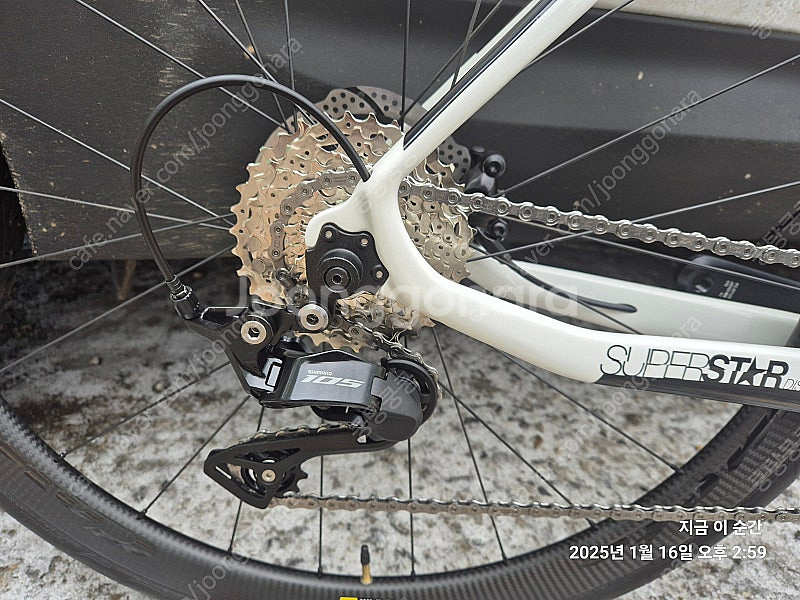 치넬리 슈퍼스타 디스크 로드바이크 판매합니다.--3