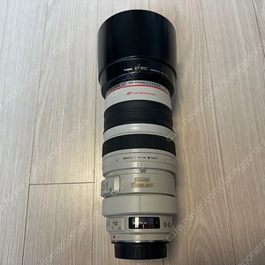 캐논 100-400 구백사 , 2X 익스텐더 , 24-70 구계륵 , 70-200 엄마백통 , 135mm 큰사무엘 , 200mm 애기대포 , 28-70 구구계륵 , 100mm 마크