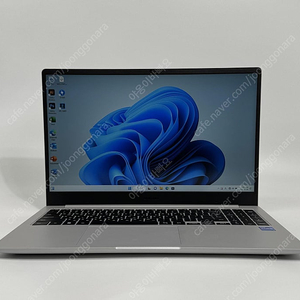 [삼성] 갤럭시북2 NT550XED-K78AS / i7-1255U, 16GB RAM, 256GB SSD, 충전기 포함