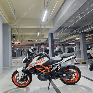 KTM DUKE 듀크 390 2018년식 판매 4만3천km 250 만원