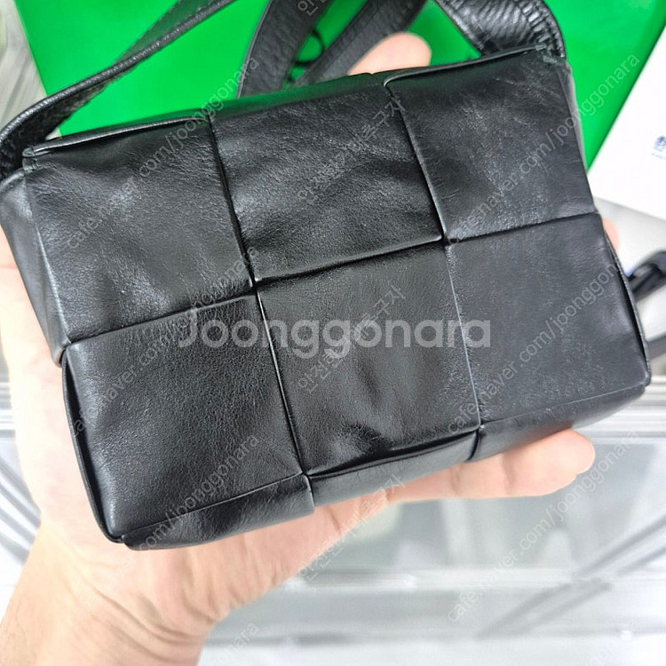 정품) 보테가베네타 카세트백 미니 블랙--1