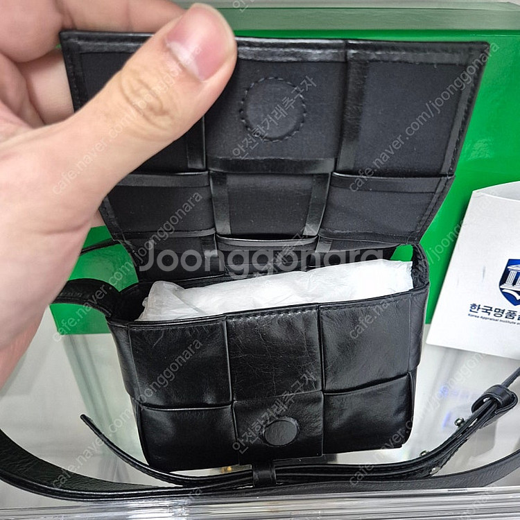 정품) 보테가베네타 카세트백 미니 블랙--3