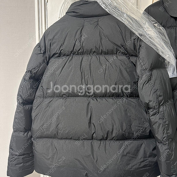 스톤아일랜드 크링클랩스 논후드 패딩 S 블랙 새상품 판...--6