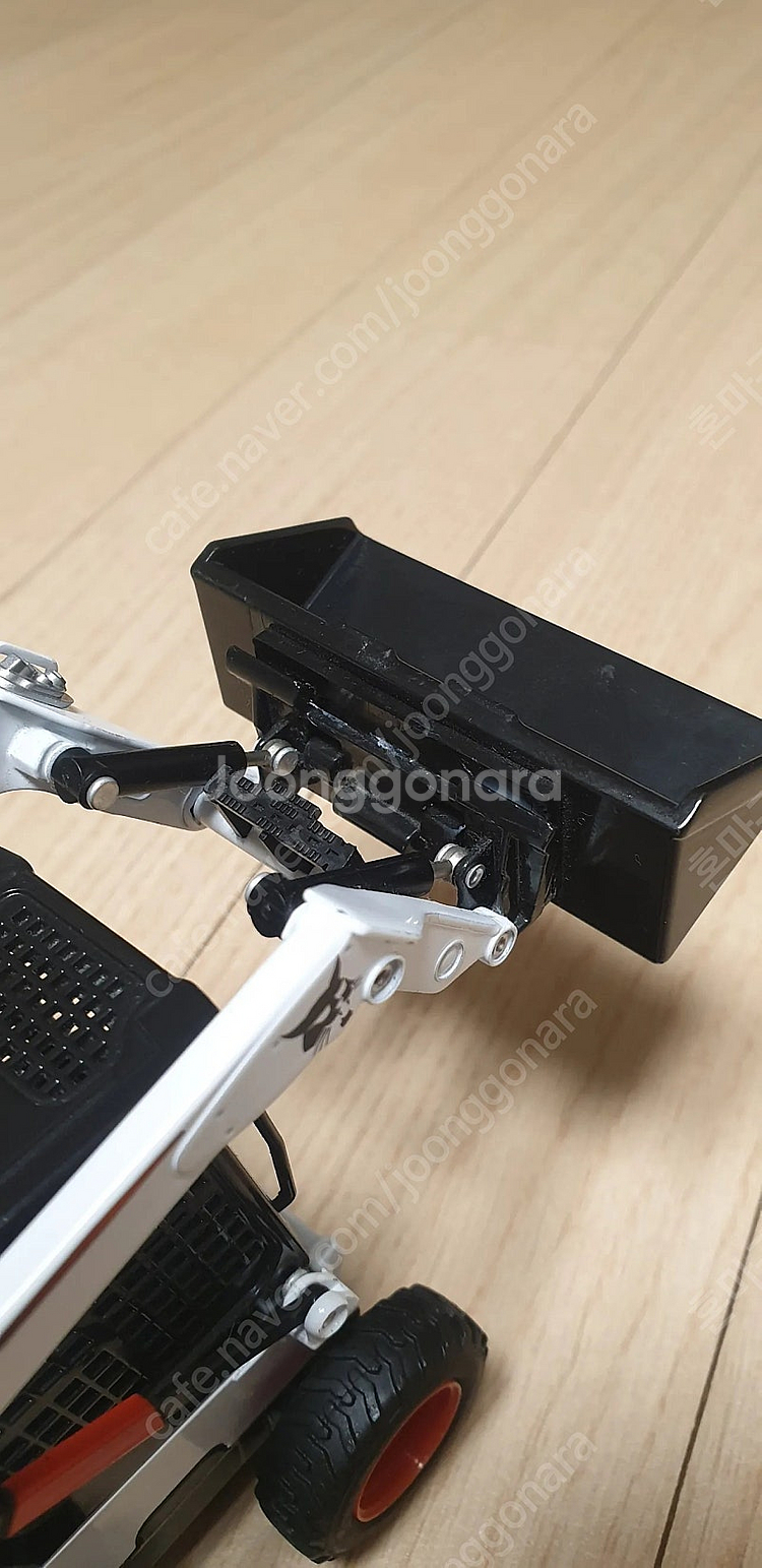 밥캣 중장비 모형 다이캐스트 팝니다.--5