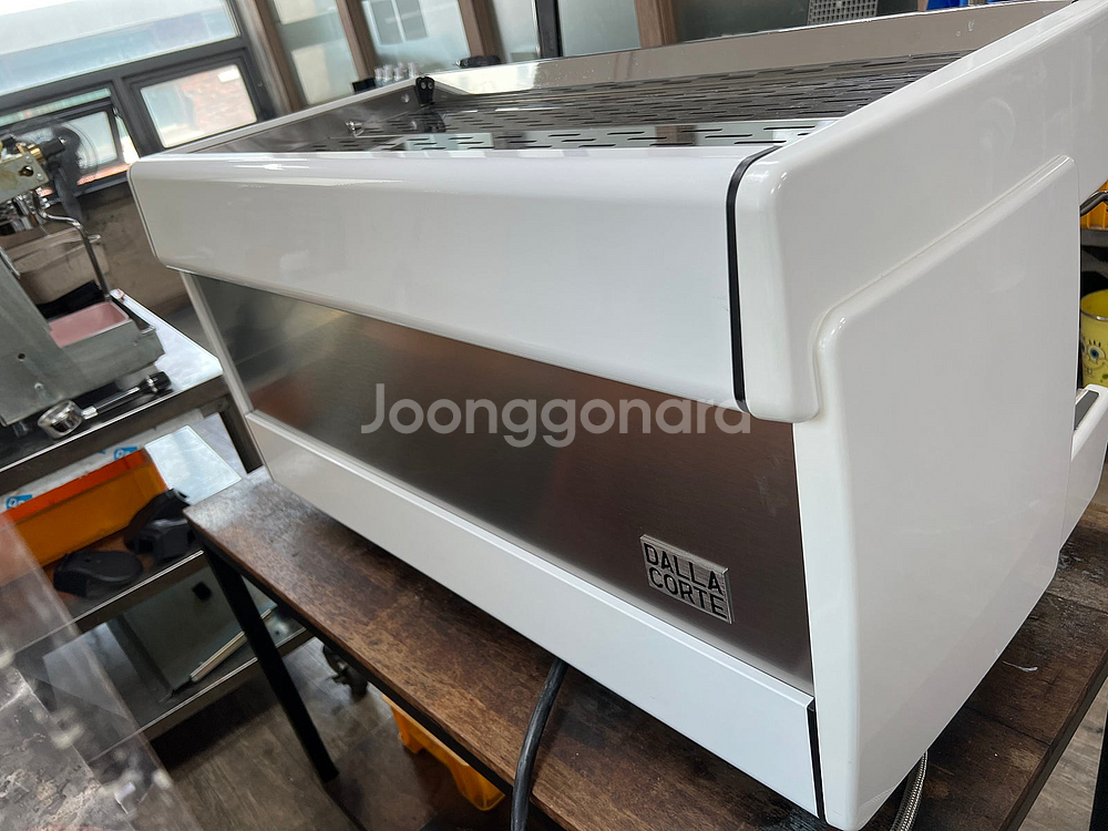 ■오버홀완료 커피머신■ 달라코르테 EVO2 3그룹 화이트 판매합니다.--3