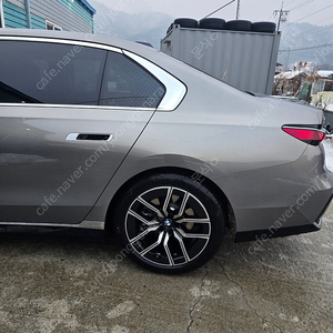 피렐리 P Zero 20인치 저소음 타이어 255 45 20, 285 40 20 BMW 907m 휠 타이어 셋 팝니다