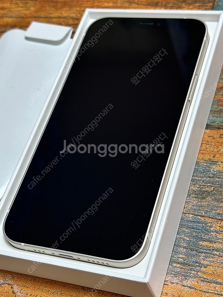아이폰12 일반모델 128기가 배터리 90%--2