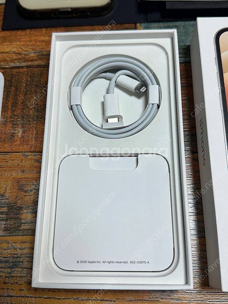 아이폰12 일반모델 128기가 배터리 90%--8