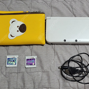 닌텐도 3ds XL 화이트 충전기 포함 판매합니다. 포켓몬스터 X, 울트라 문 포함.