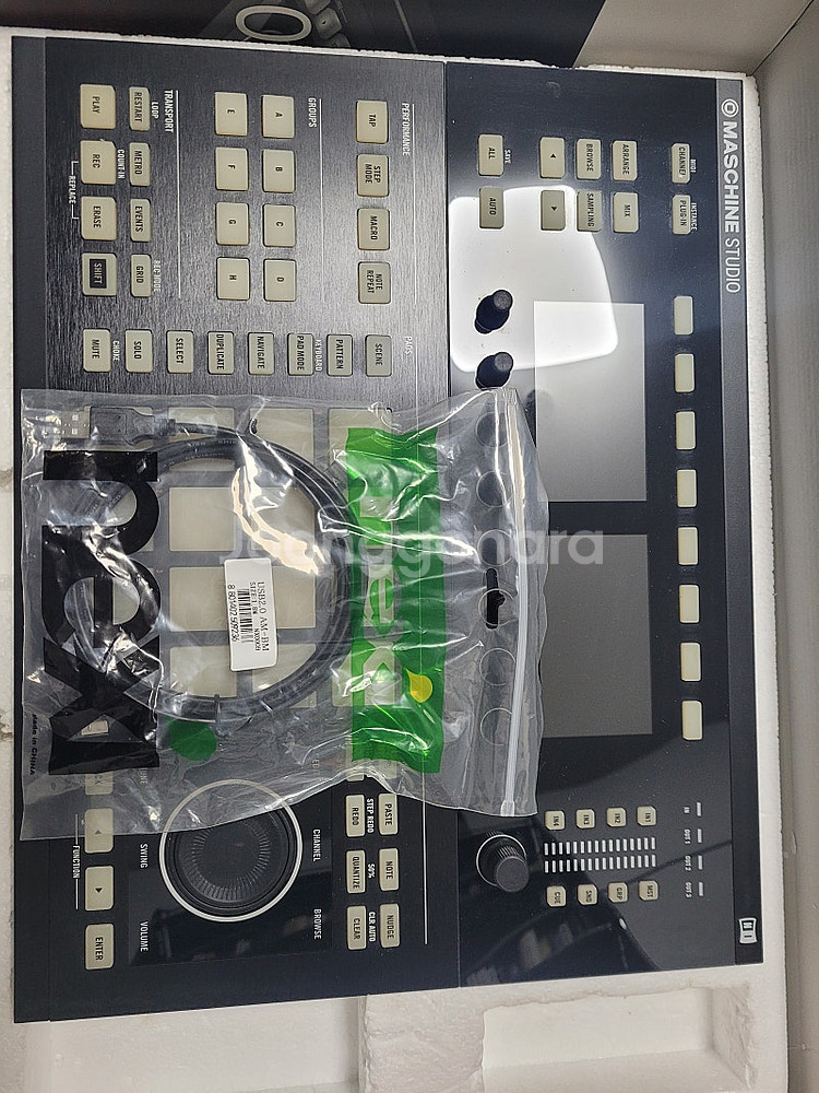 NI 머신 스튜디오 maschine studio 팝니다...--0