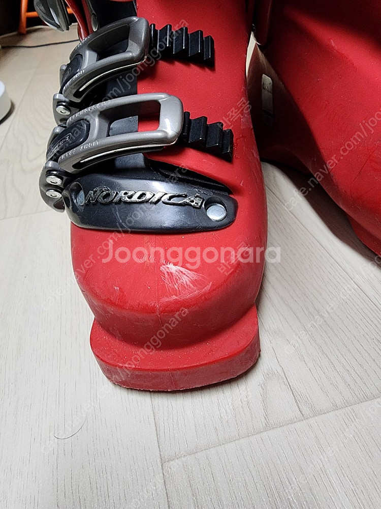 노르디카 여성용 스키부츠 230~235사이즈 판매합니다. 4만원--2