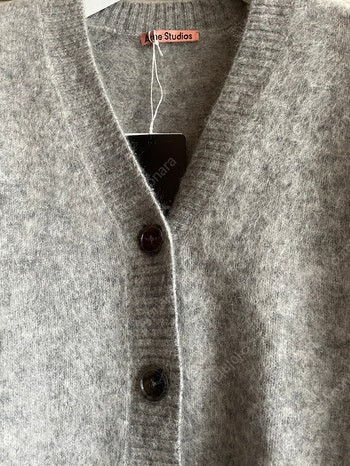 아크네 가디건 새상품 이미지