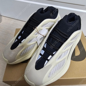 아디다스 yeezy 700 v3 아자엘 275 판매합니다