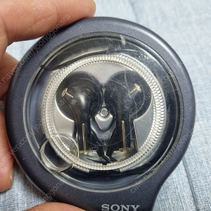 SONY 워크맨용 MDR-E565 MP이어폰 블랙색상 정상작동품 판매합니다.