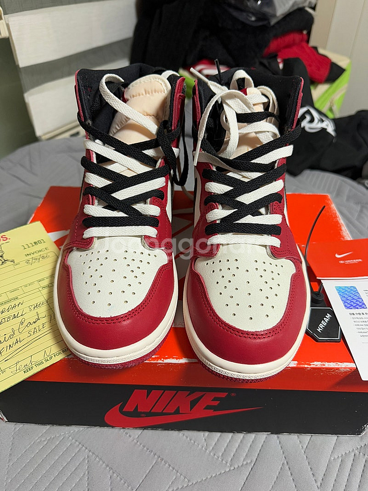 Jordan 1 Retro High OG Chicago...--0