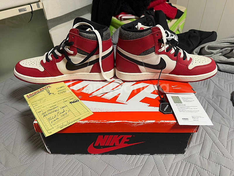 Jordan 1 Retro High OG Chicago...--2