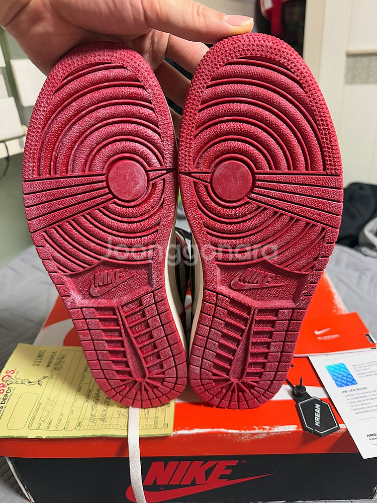 Jordan 1 Retro High OG Chicago...--4