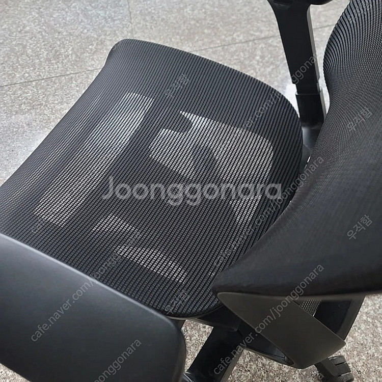 시디즈 T50 AIR HLDA 블랙 a급 판매합니다--1