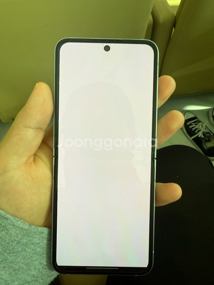 갤럭시 Z플립6 256 팝니다.--0