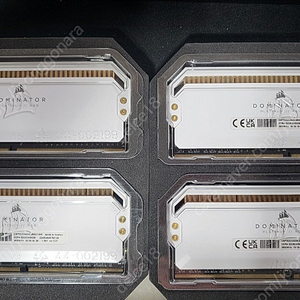 커세어 도미네이터 DDR4 32GB (8X4쿼드킷)