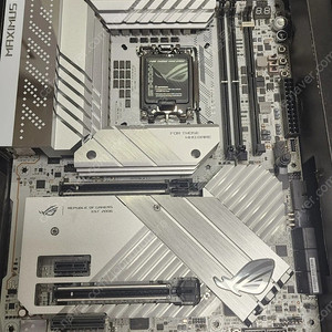 Z790 APEX (WHITE) 판매합니다