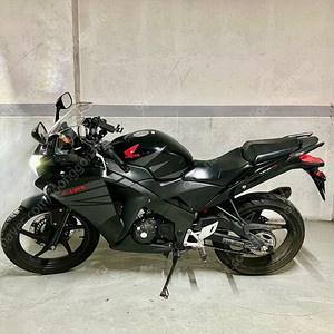 혼다 CBR125R 2016년식 판매합니다