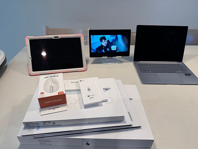 삼성 갤럭시 탭 s9 fe+ / 노트북 갤럭시 북 4 ...--0