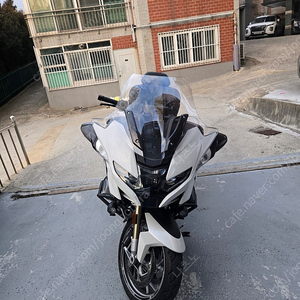 [부산] bmw r1250rt 22년식 판매합니다 .(덤으로 쇼에이 네오텍3 흰색 세나 50s장착도 드림)