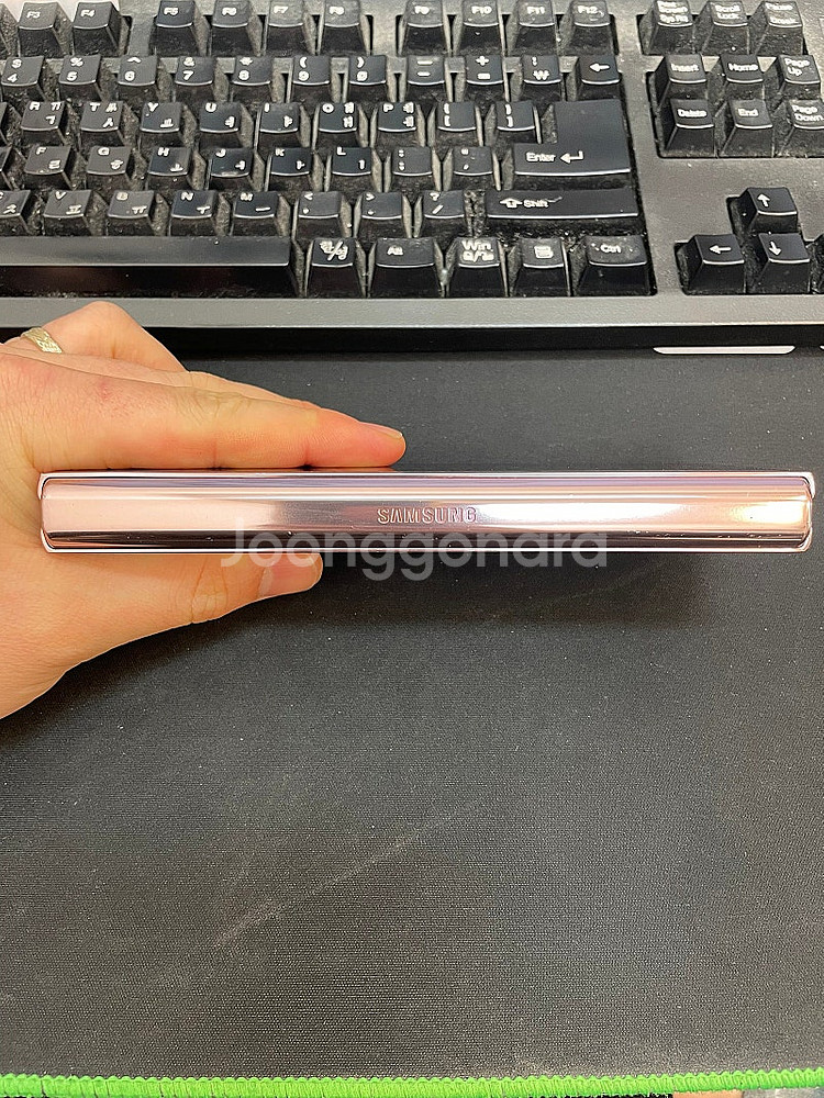 갤럭시Z폴드2 브론즈 256GB 상태좋은 중고26만팝니...--7