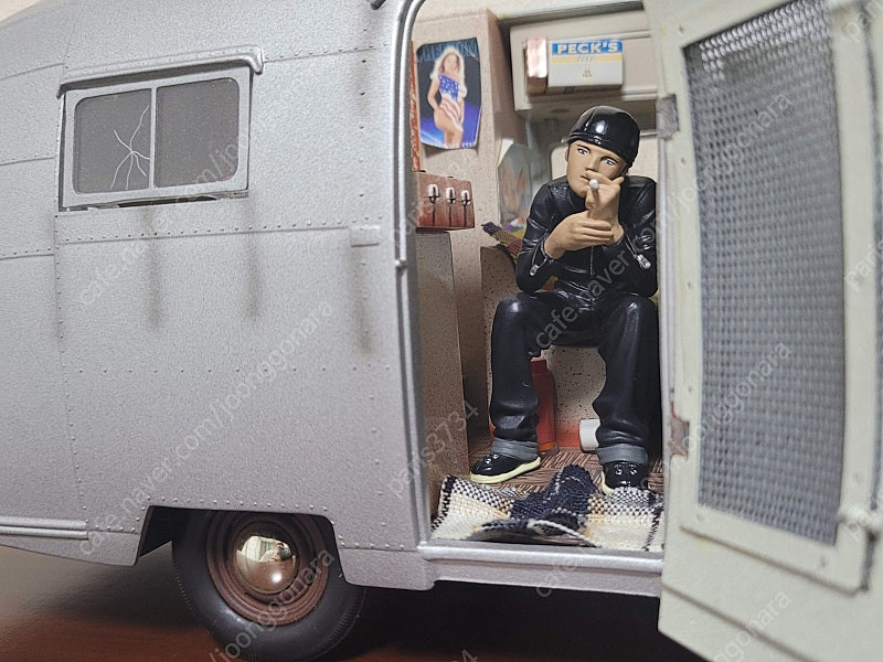 1:18 에어스트림 캠핑카 다이캐스트 외 디오라마 피규어 이미지