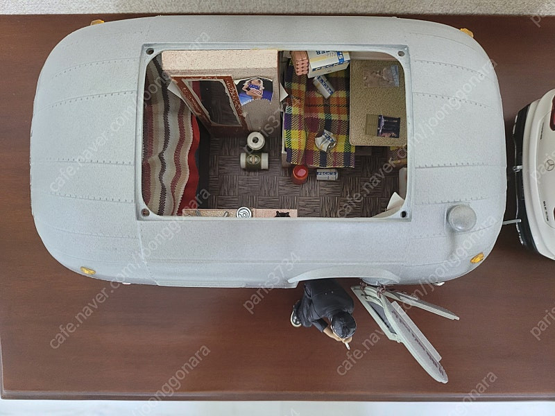 1:18 에어스트림 캠핑카 다이캐스트 외 디오라마 피규어 이미지