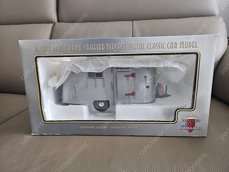 1:18 에어스트림 캠핑카 다이캐스트 외 디오라마 피규어 이미지