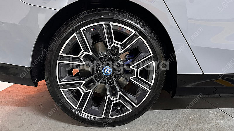Bmw 530e 출고타이어(피렐리 피제로 245-40-...--0