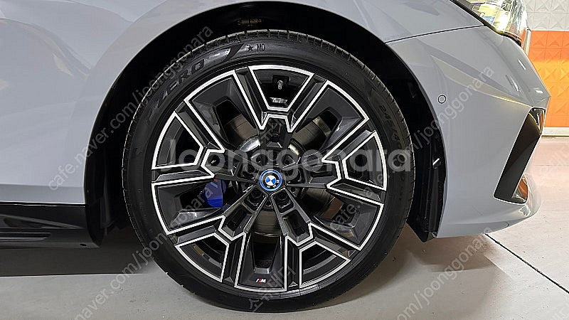 Bmw 530e 출고타이어(피렐리 피제로 245-40-...--2