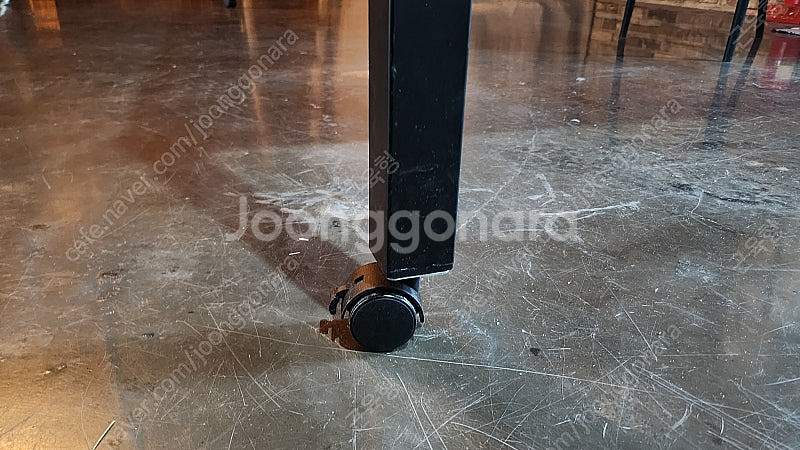 이동가능 원목 대형 테이블--0
