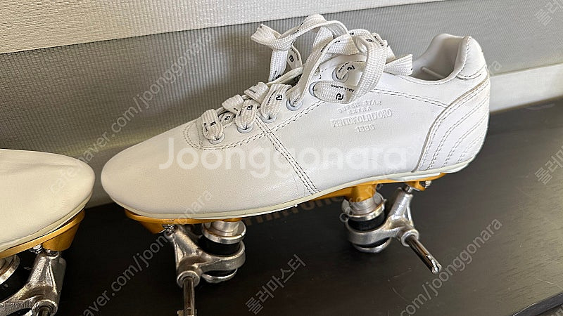 스피드 롤러스케이트 225mm 축구화--1