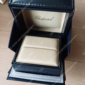 Chopard 쇼파드 반지 박스 , 쇼파드 귀걸이 케이스 , 쇼파드 브레이슬릿 팔찌 박스 시계 케이스 판매합니다 :)