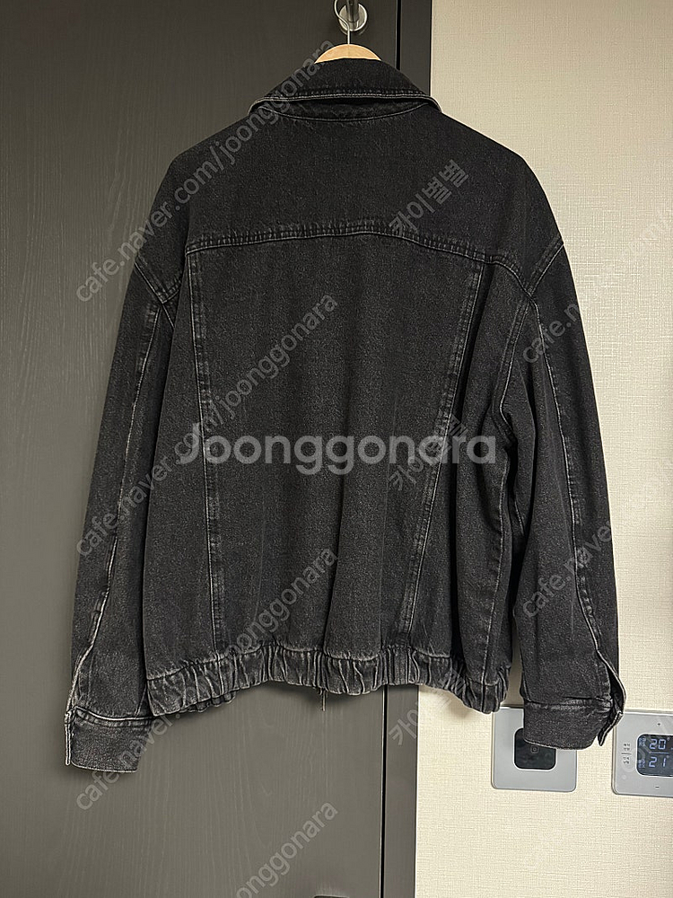 에잇세컨즈 흑청 데님자켓--3