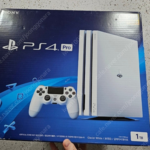 PS4 PRO 7218B 1TB 4K 모델 팝니다.