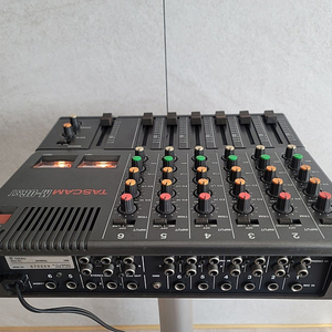 TASCAM 타스캄 M-06ST 아날로그 믹서