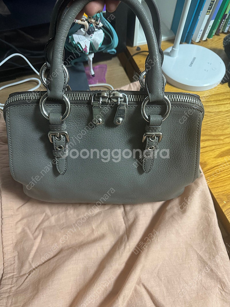 (정품보장)미우미우 마드라스 투웨이 가방 팝니다--1
