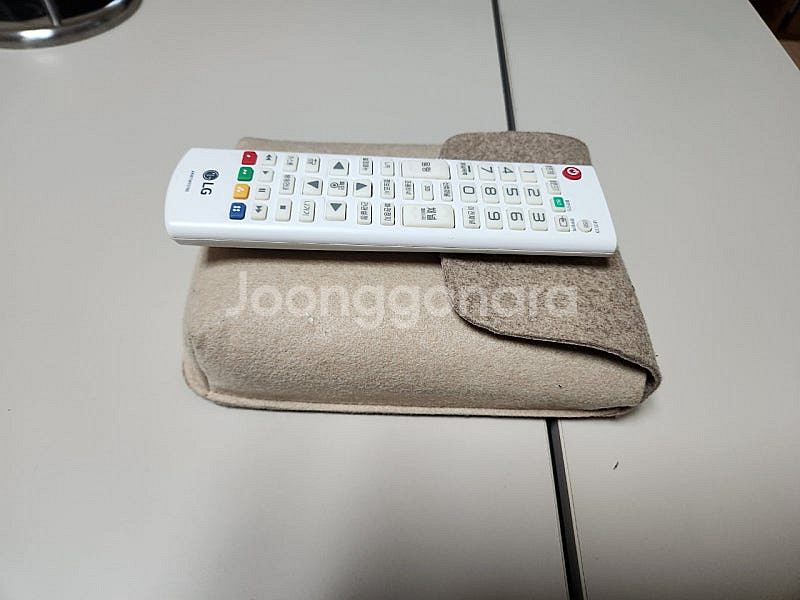 LG 시네빔 PH550 휴대용 빔프로젝터 판매합니다.--3
