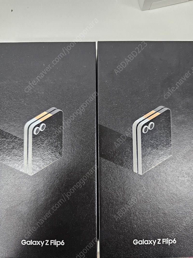 갤럭시Z플립6 256G 화이트,블랙 자급제 미개봉 새제...--0