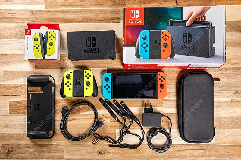 [택포]닌텐도 스위치 + 조이콘 추가 + 그립커버 + 파우치 + 강화유리--1