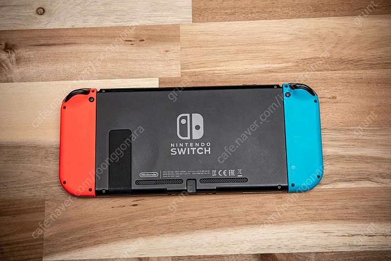 [택포]닌텐도 스위치 + 조이콘 추가 + 그립커버 + 파우치 + 강화유리--5