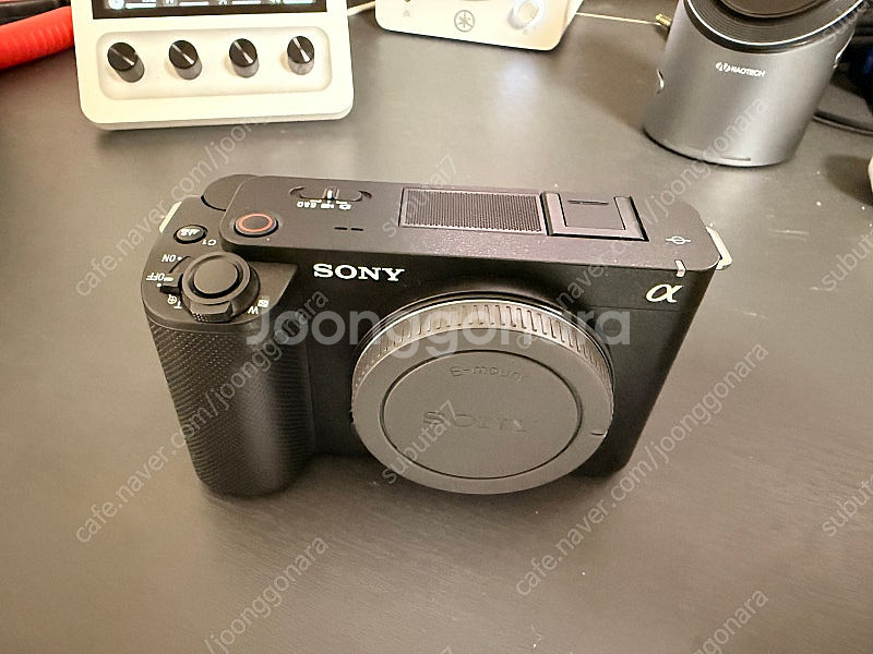 sony zv-e1 팝니다--0