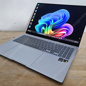 삼성 갤럭시북4엣지 GALAXY BOOK 4 EDGE NT960XMA-K01A (스냅드래곤 X Elite, X1E-80-100, RAM 16GB ,저장공간 512GB) 팝니다.